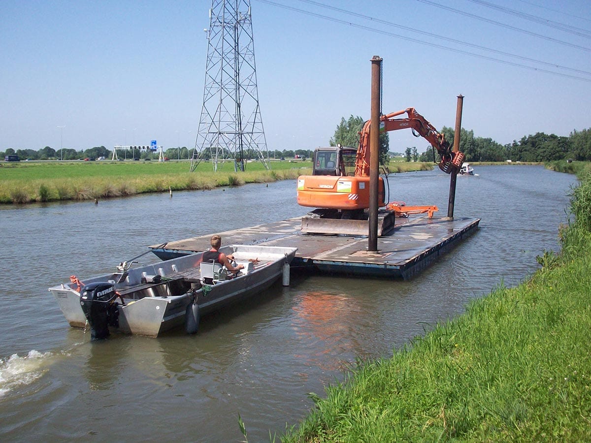 AluminiumJon.nl - Jon 622 - Heavy Duty - Aluminium (werk)boot van 6 meter geschikt voor het duwen van zware pontons