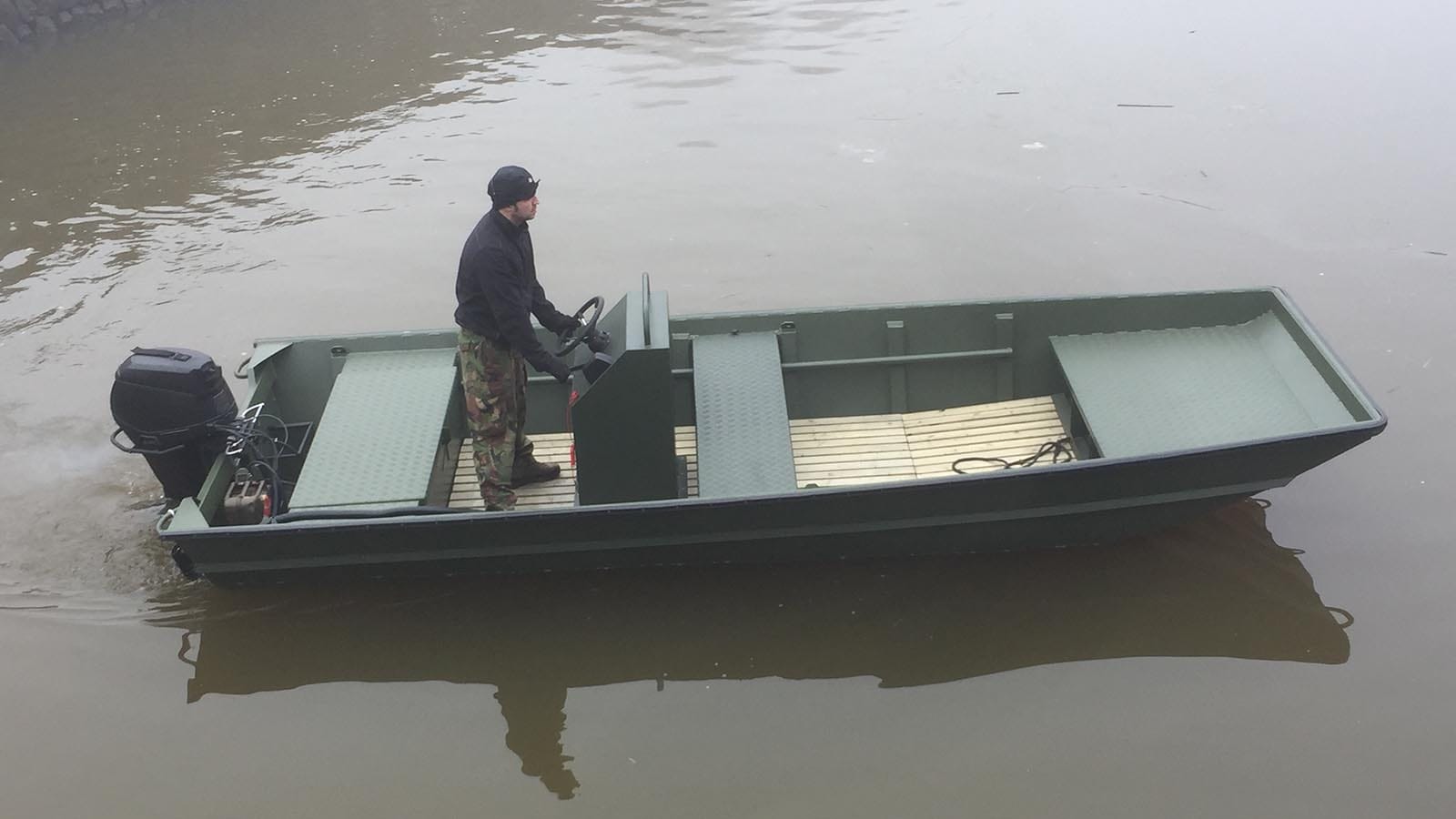 AluminiumJon.nl - Defensie Jon 550 - Aluminium werkboot o.a. geschiktvoor havendiensten