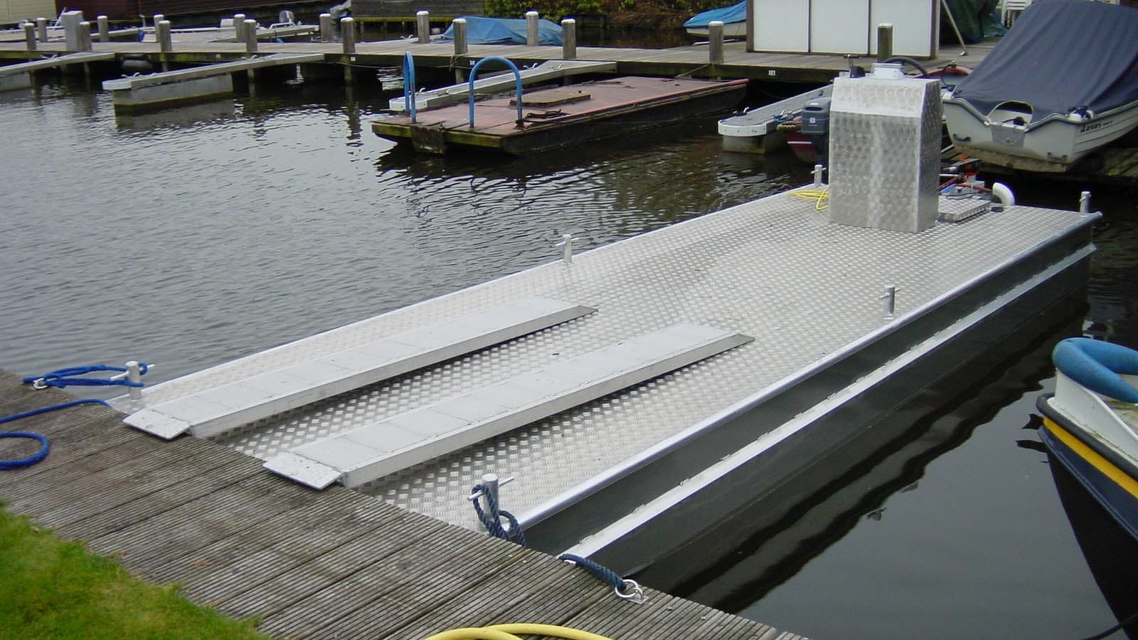 AluminiumJon.nl-Ponton 6 meter-Standard & Heavy Duty-Custom build aluminum work pontoons