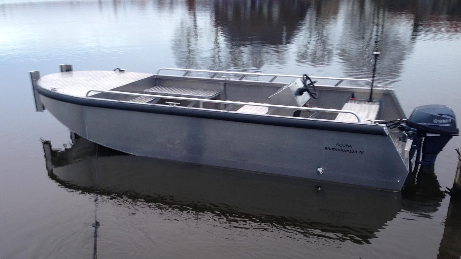 AluminiumJon.nl-Scuba 550-with Yamaha outboard motor