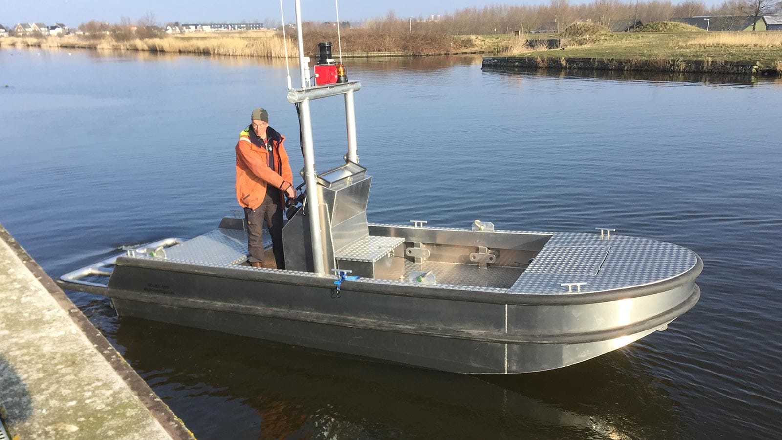 AluminiumJon.nl - Scuba 600 - Stuurconsole in het midden en 2x 40 pk Yamaha buitenboordmotoren